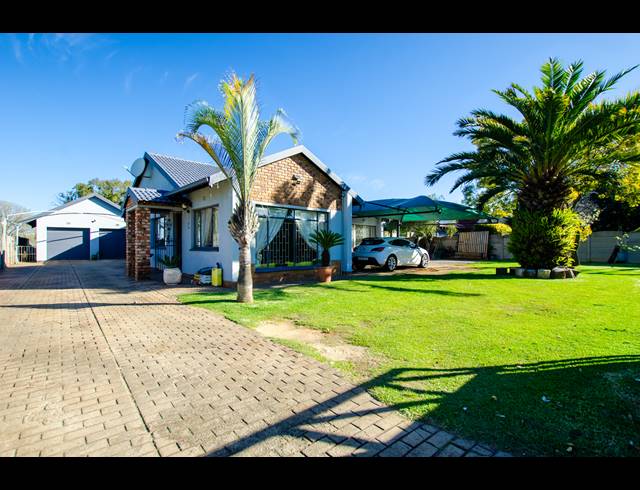 3 BEDROOM FREEHOLD RENTED IN IMPALA PARK
